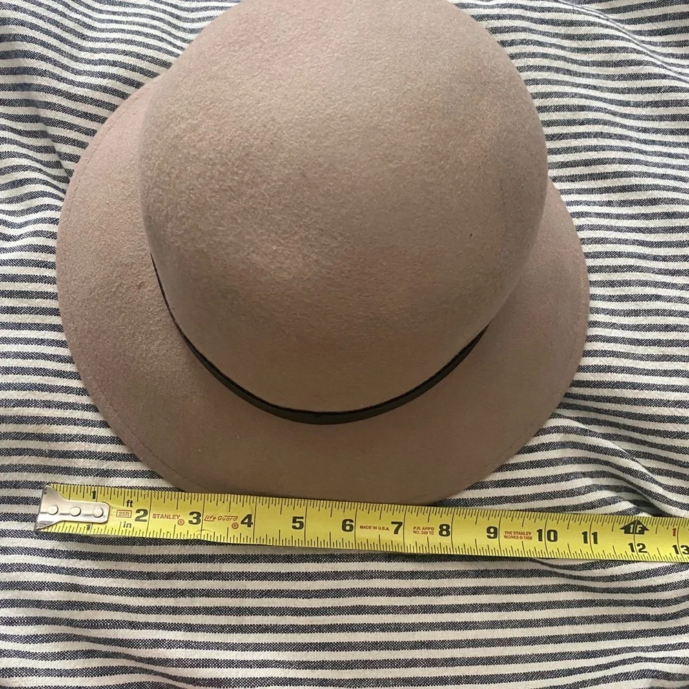 NWT tan felt hat with dark brown tie! ADJUSTABLE!